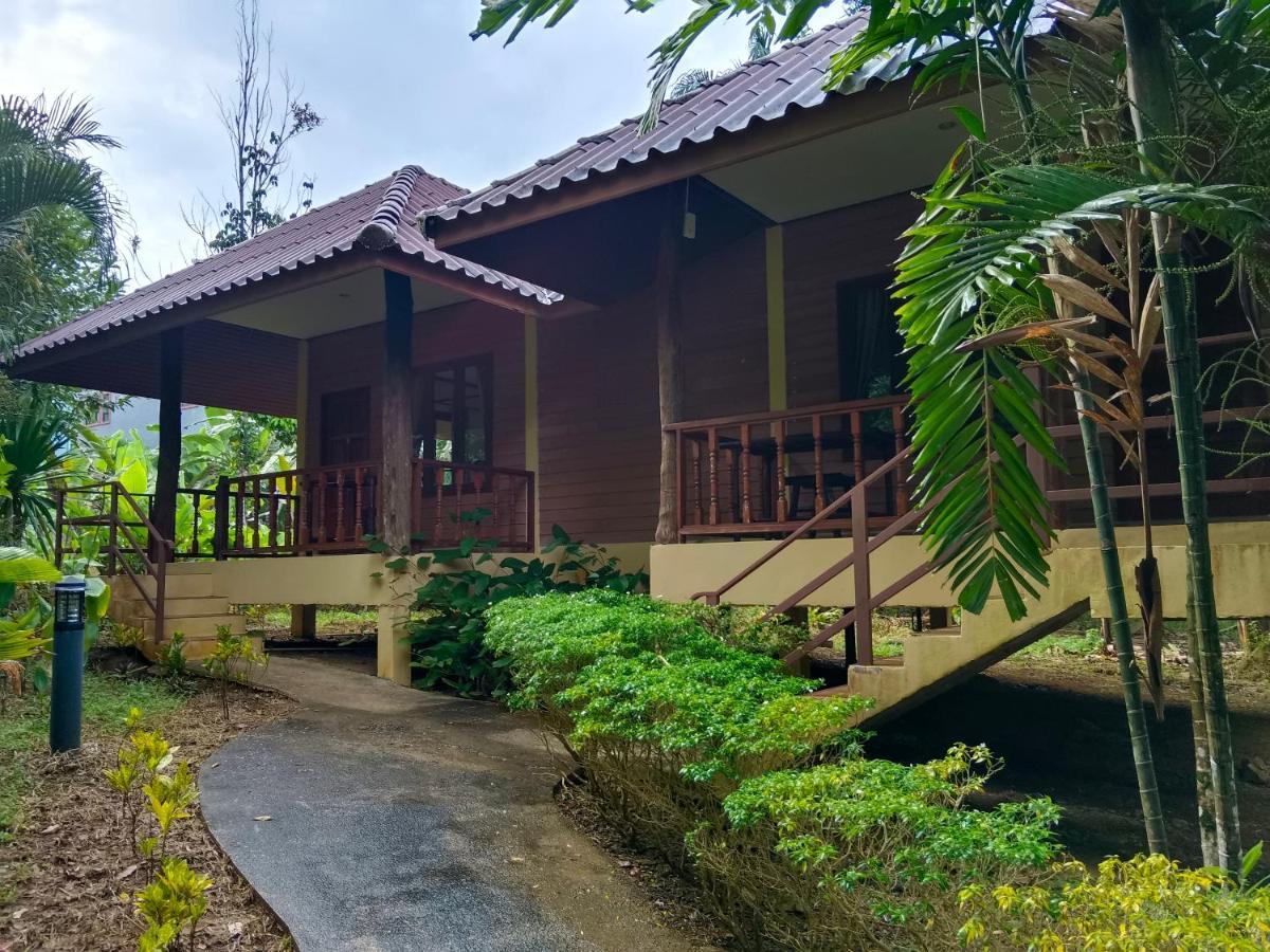 Деревянный коттедж Khao Sok River & Jungle *