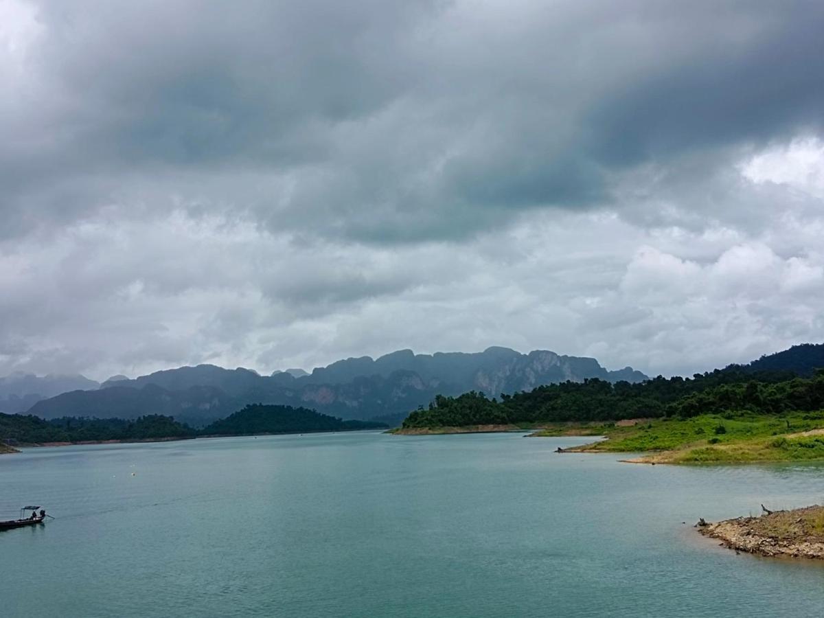 Khao Sok River & Jungle Деревянный коттедж *
